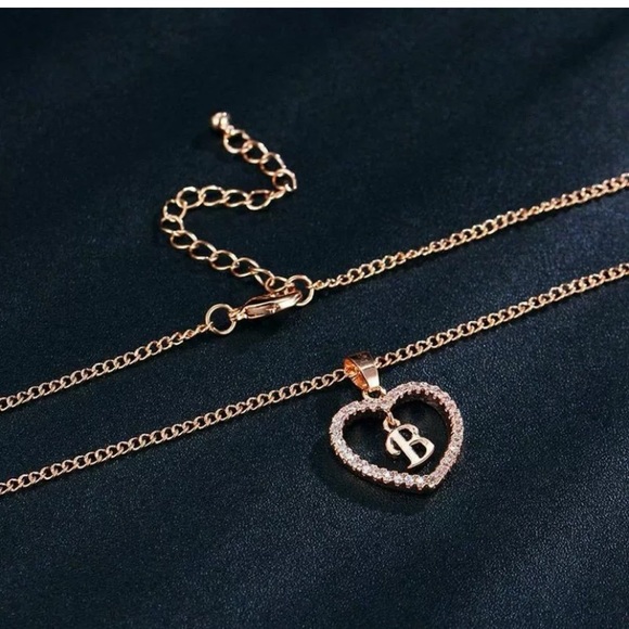 ⬇️A-Z Initial Letter Necklace Rose Gold + Diamonds - Picture 4 of 4